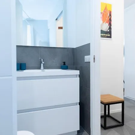 Apartment Charming With Balcony And View In *